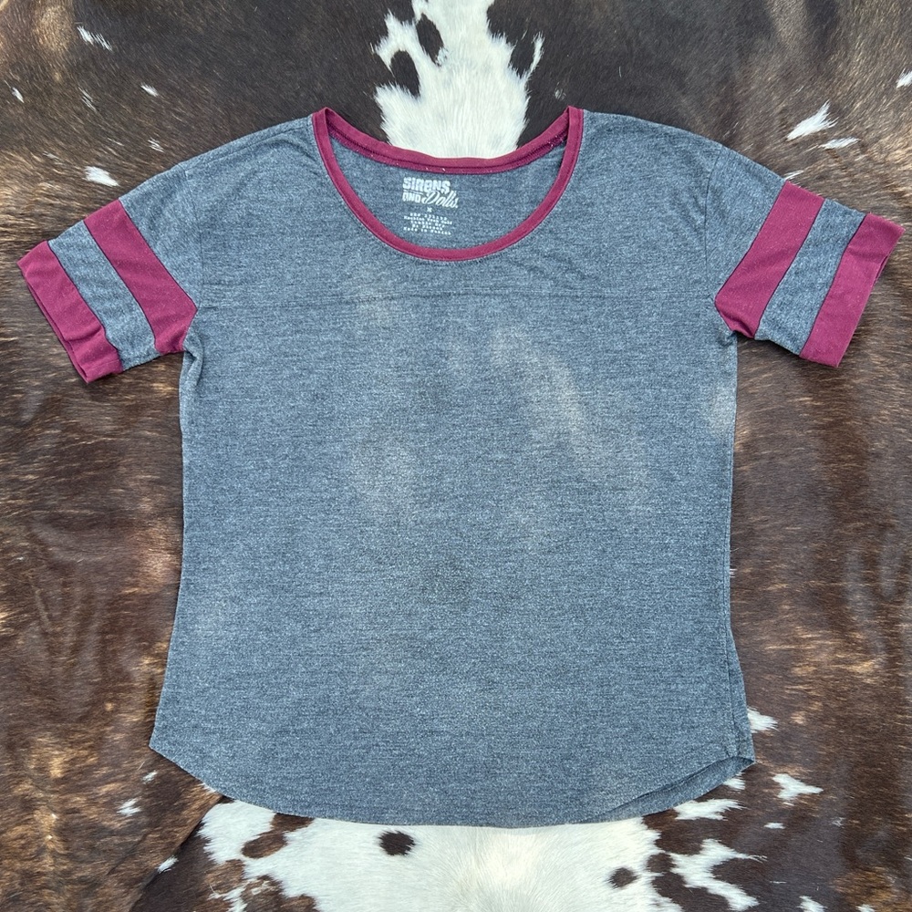 Sirens and Dolls grey and maroon burgundy striped triblend short sleeve shirt